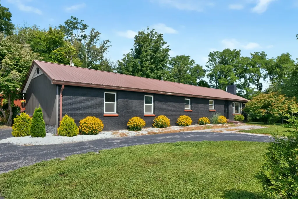 2640 Fords Mill Road Versailles KY 40383