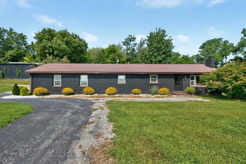 2640 Fords Mill Road Versailles KY 40383