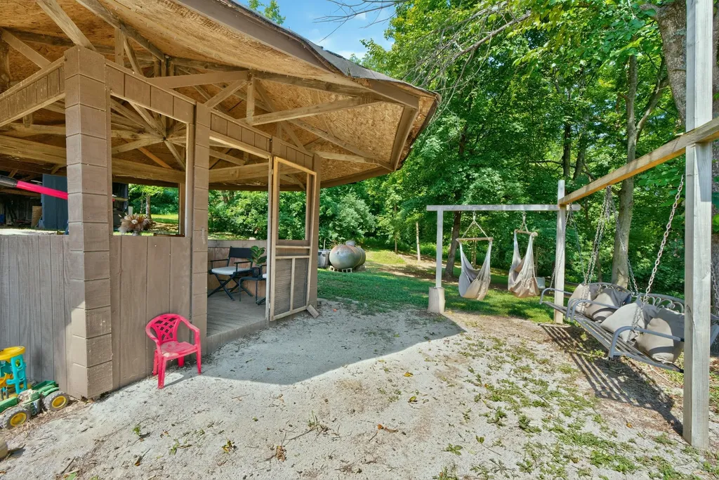 2640 Fords Mill Road Versailles KY 40383
