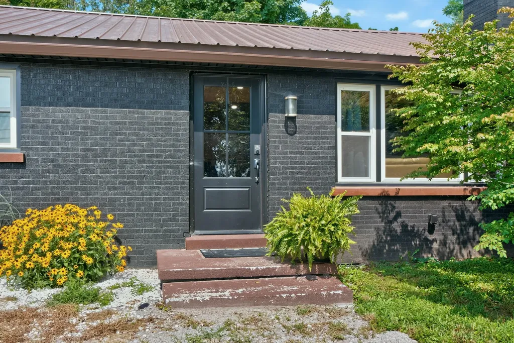 2640 Fords Mill Road Versailles KY 40383