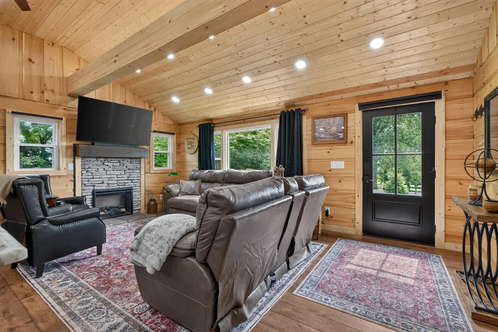 2640 Fords Mill Road Versailles KY 40383