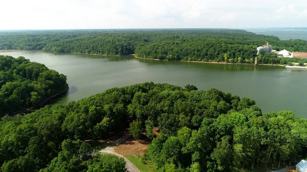 11 Tow Lane Murray KY 42071