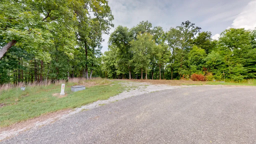 11 Tow Lane Murray KY 42071
