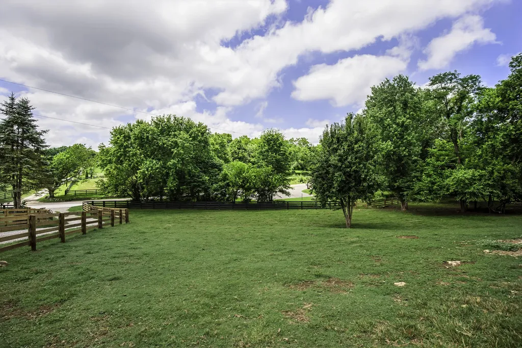 560 Delaney Ferry Road Versailles KY 40383