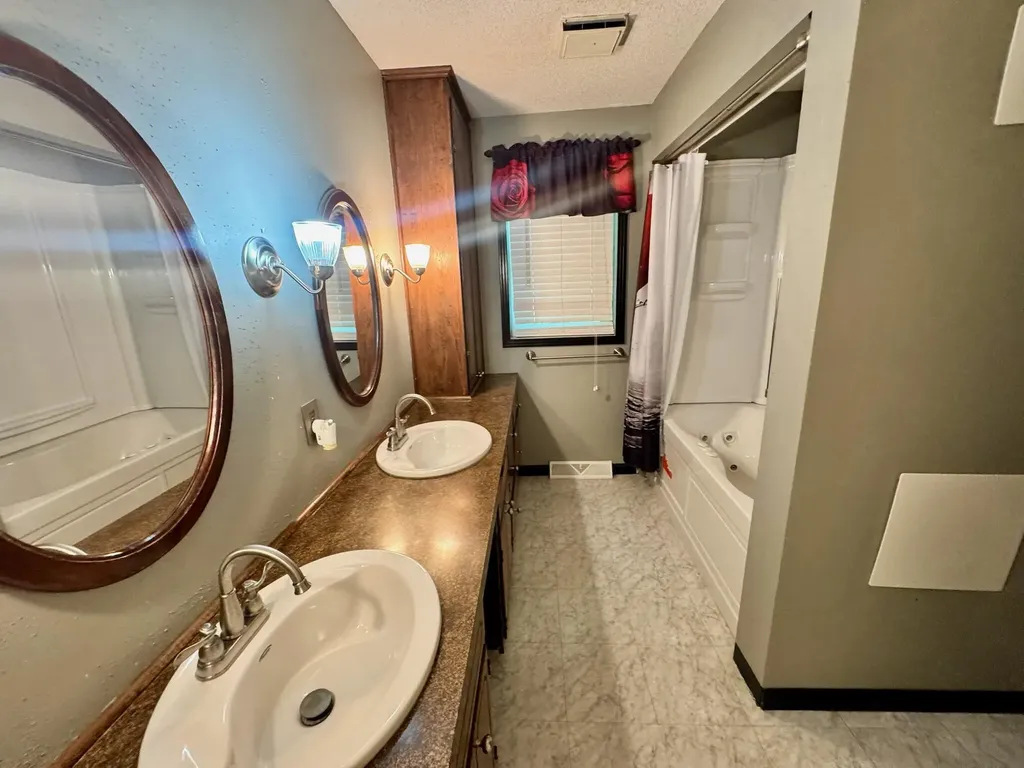 52 S Nottingham Lane Murray KY 42071