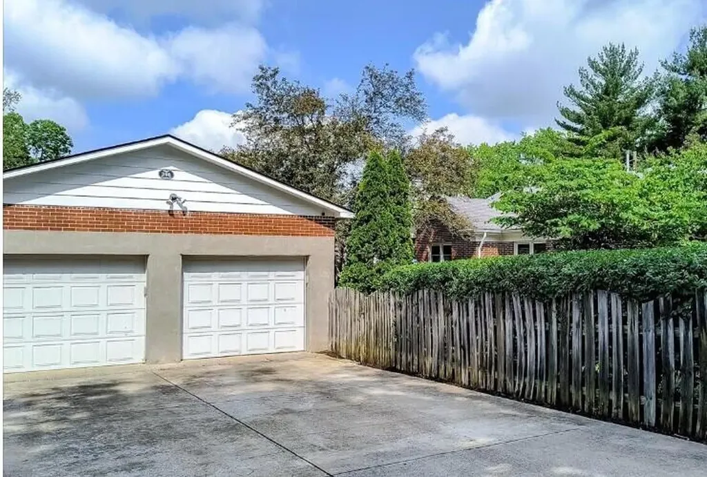 208 N Lewis Court Georgetown KY 40324
