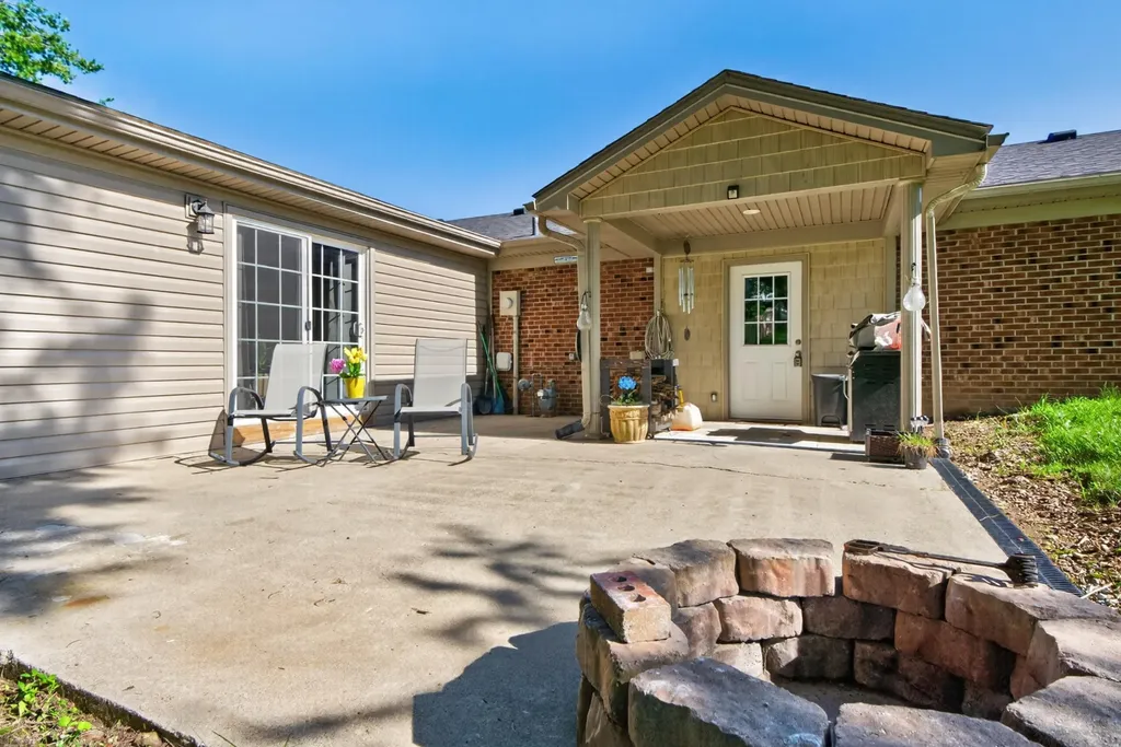 230 Mercer Avenue Harrodsburg KY 40330