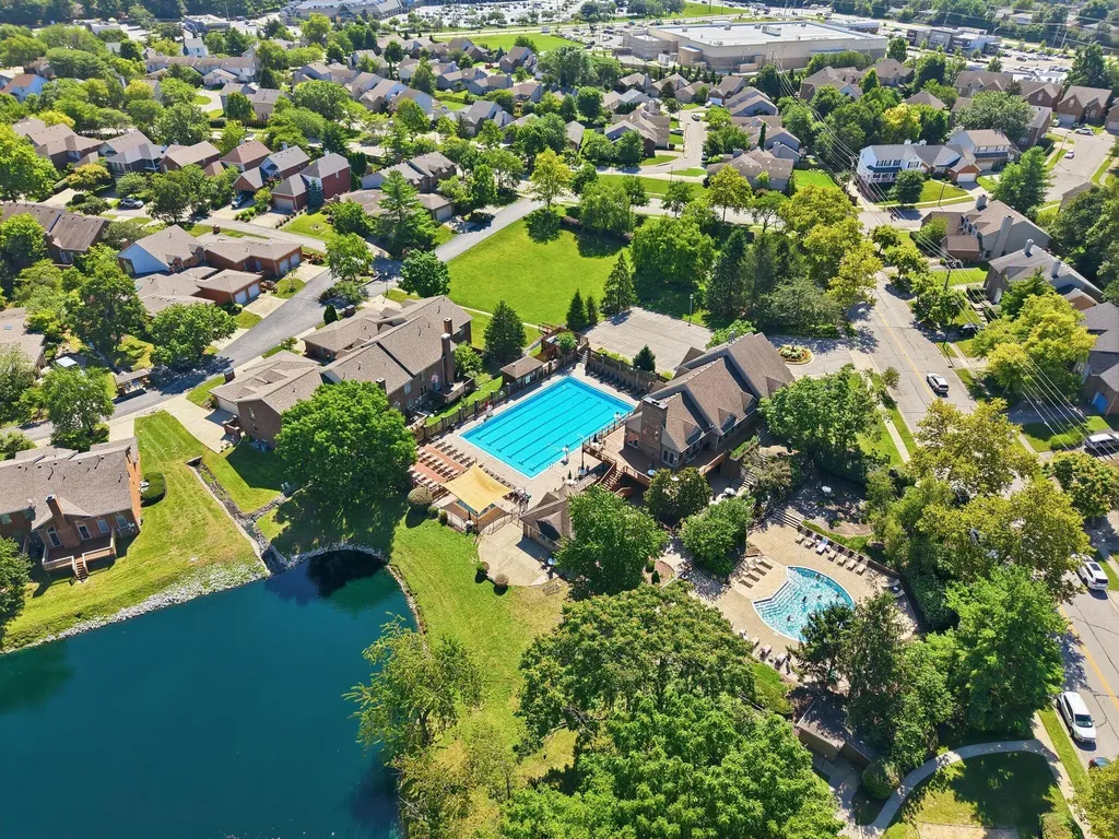 2060 Glade Lane Lexington KY 40513