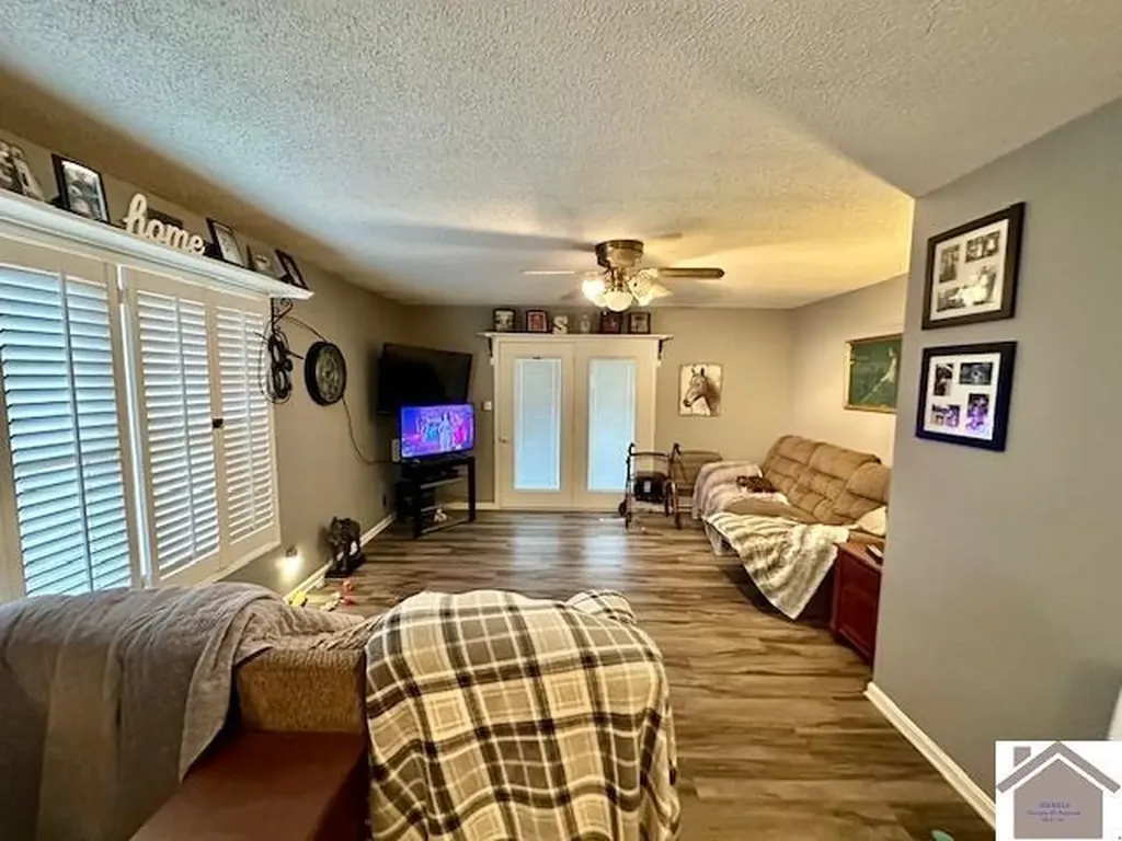 8898 E St Route Mayfield KY 42066
