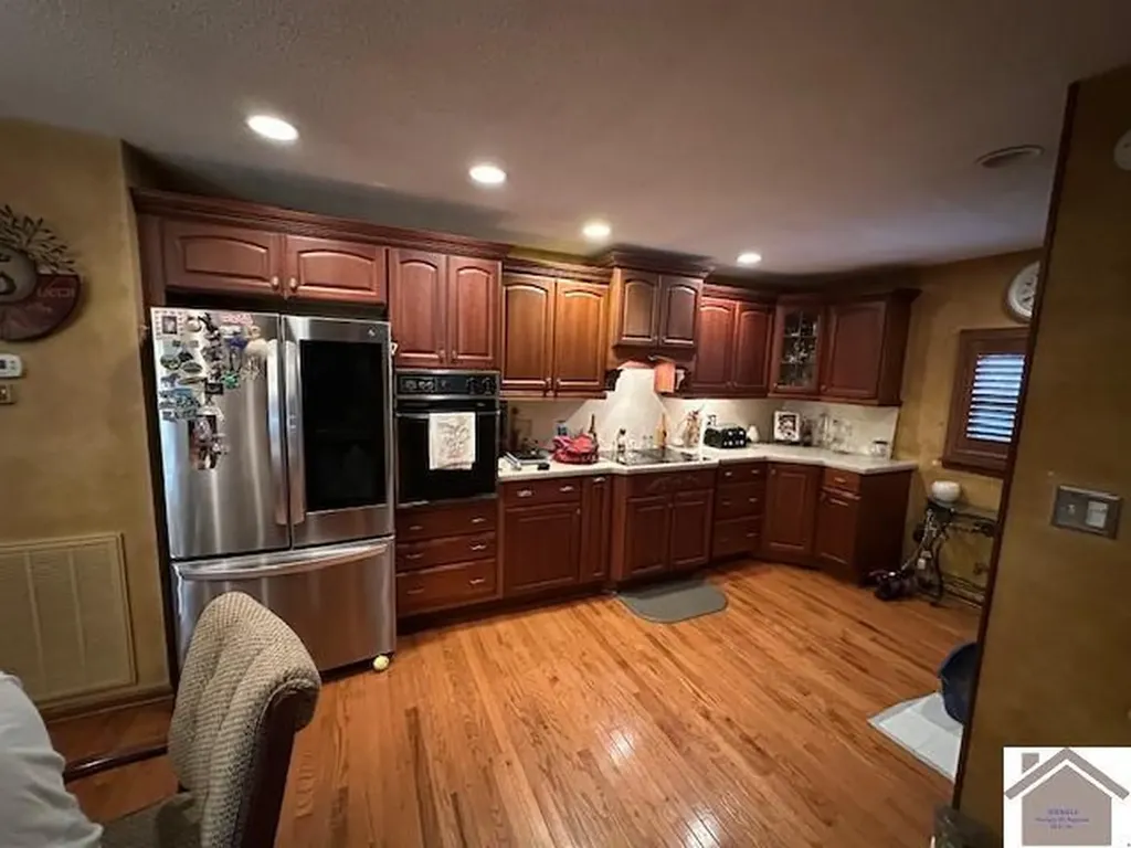 8898 E St Route Mayfield KY 42066