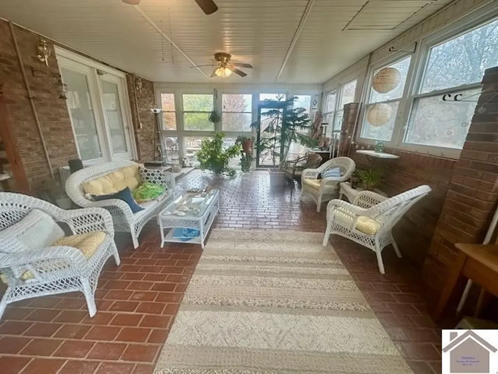 8898 E St Route Mayfield KY 42066