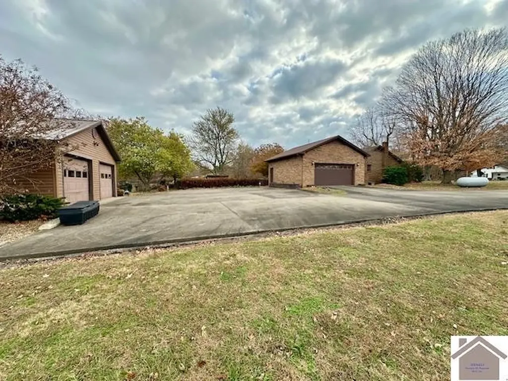 8898 E St Route Mayfield KY 42066
