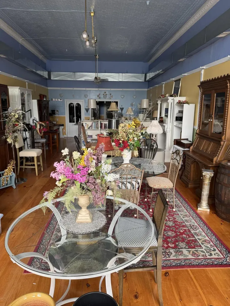 128 S Main Street Harrodsburg KY 40330