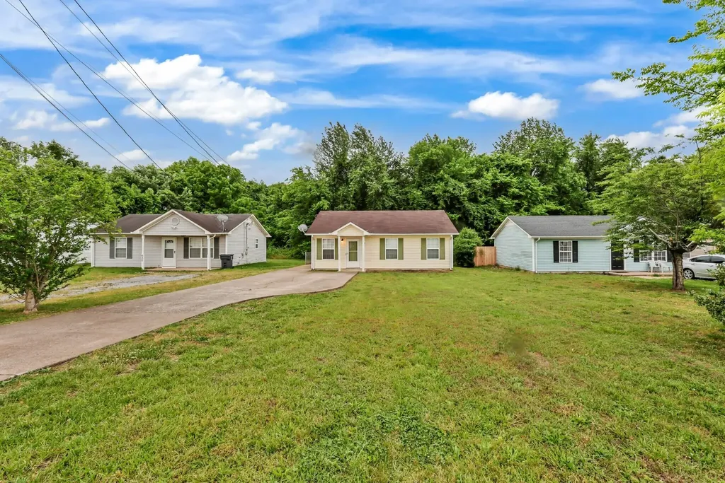 634 State Line Road Oak Grove KY 42262