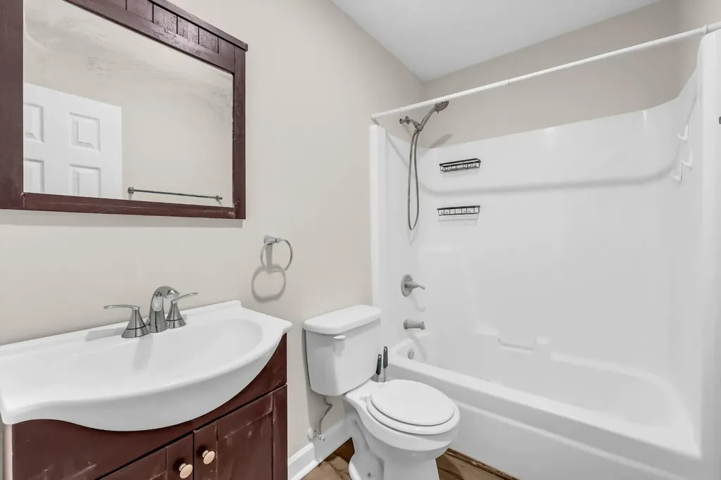 634 State Line Road Oak Grove KY 42262
