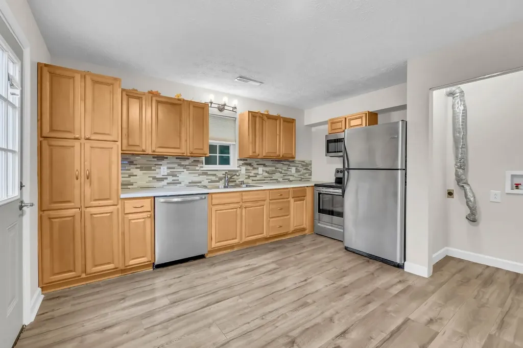 634 State Line Road Oak Grove KY 42262