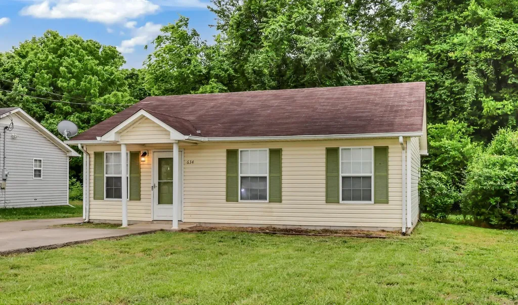 634 State Line Road Oak Grove KY 42262