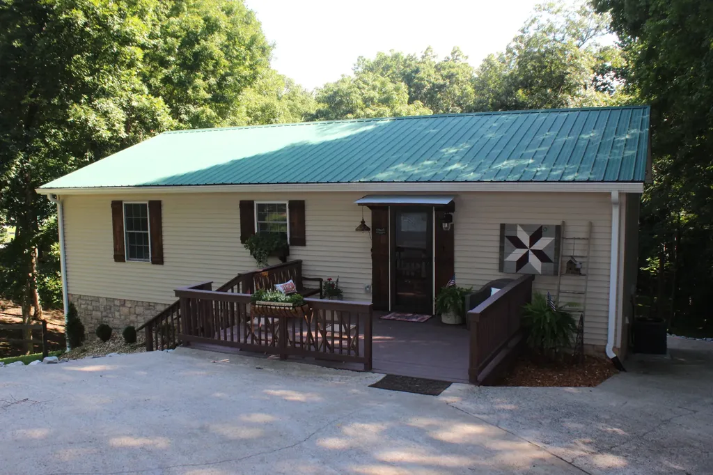 798 Wheaton Way Eddyville KY 42038