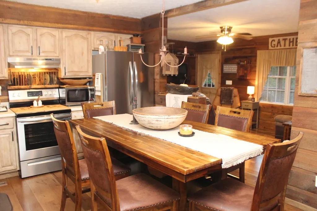 798 Wheaton Way Eddyville KY 42038