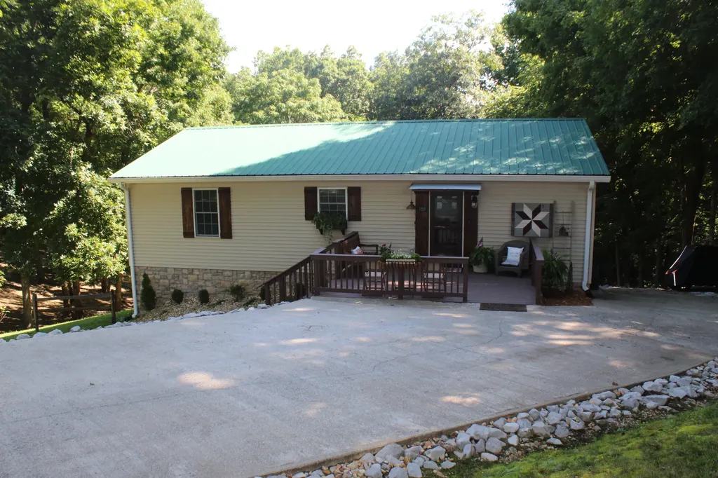 798 Wheaton Way Eddyville KY 42038