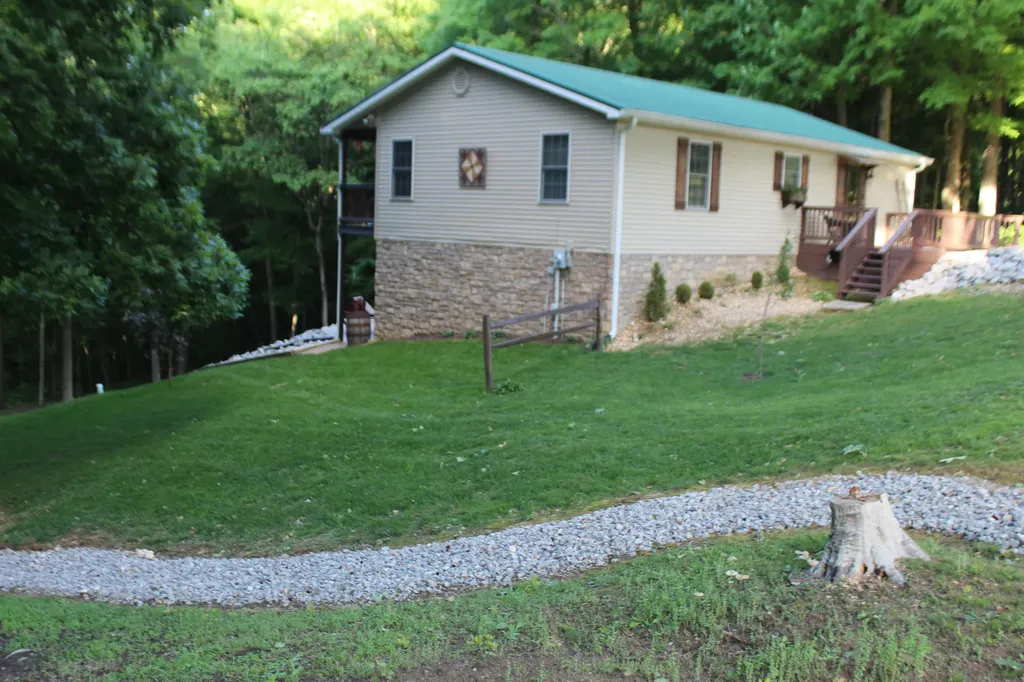 798 Wheaton Way Eddyville KY 42038