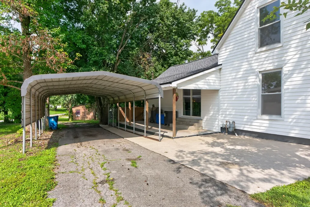 1466 Harrodsburg Road Lawrenceburg KY 40342