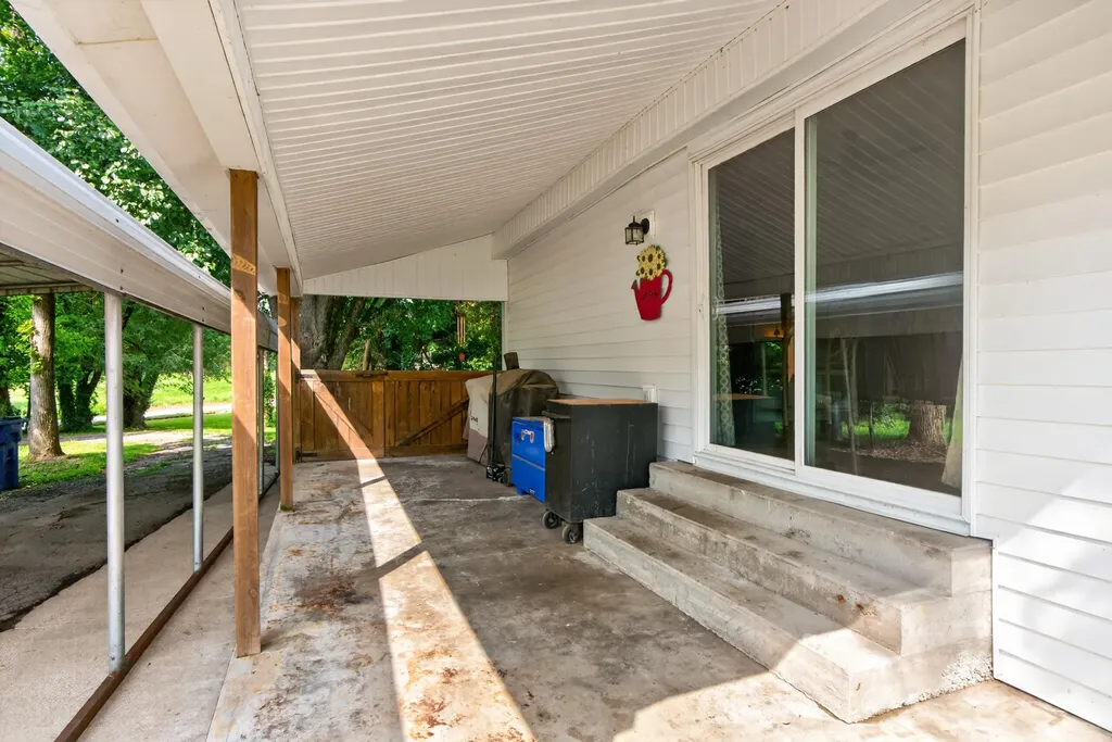 1466 Harrodsburg Road Lawrenceburg KY 40342