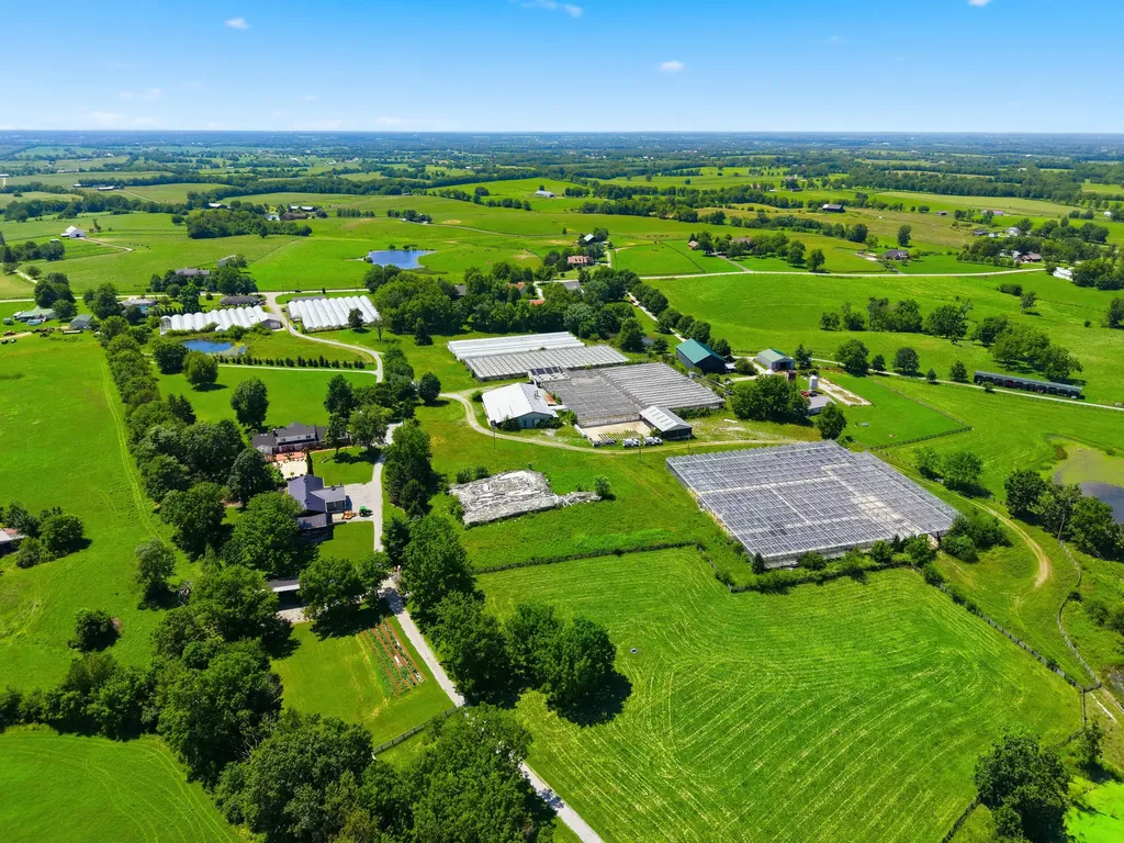 1895 Clintonville Road Paris KY 40361