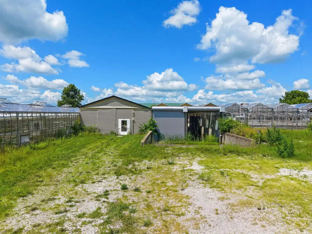 1895 Clintonville Road Paris KY 40361
