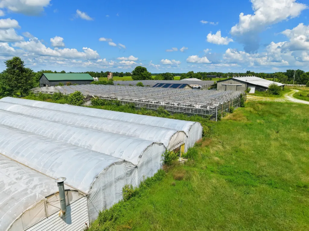 1895 Clintonville Road Paris KY 40361