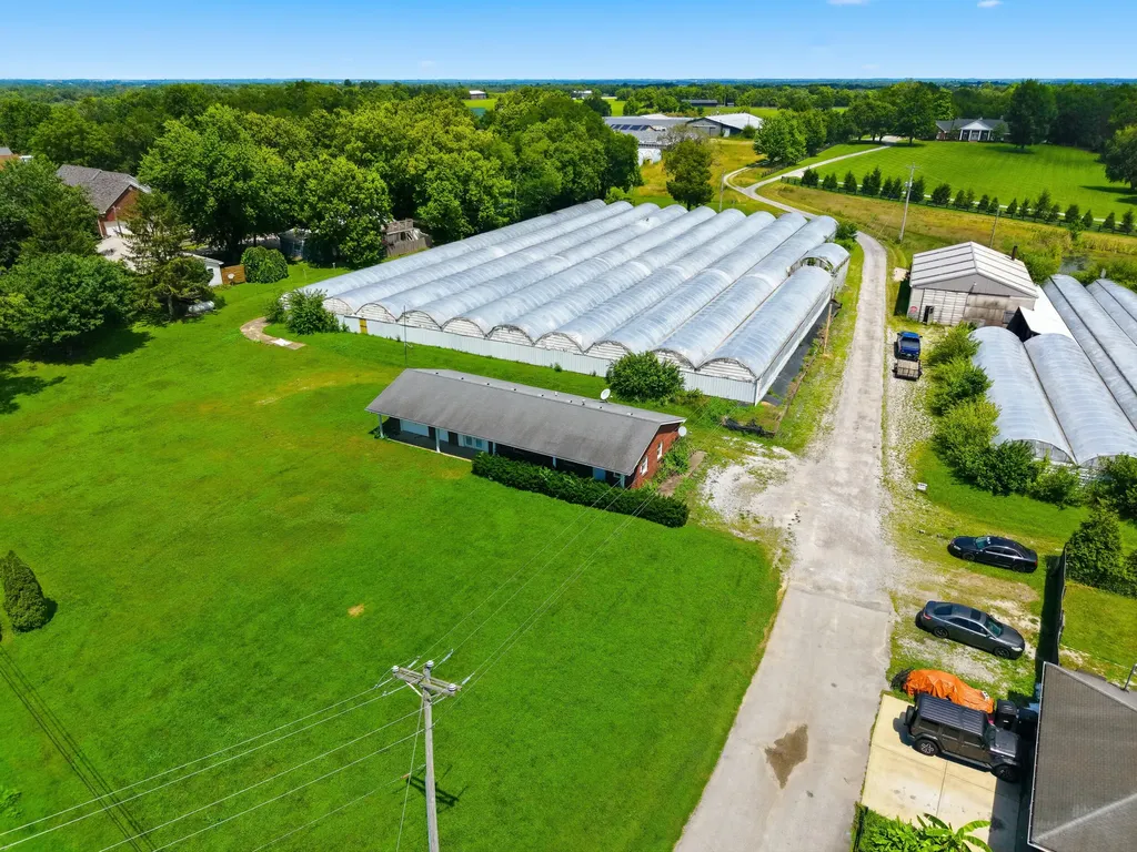 1895 Clintonville Road Paris KY 40361