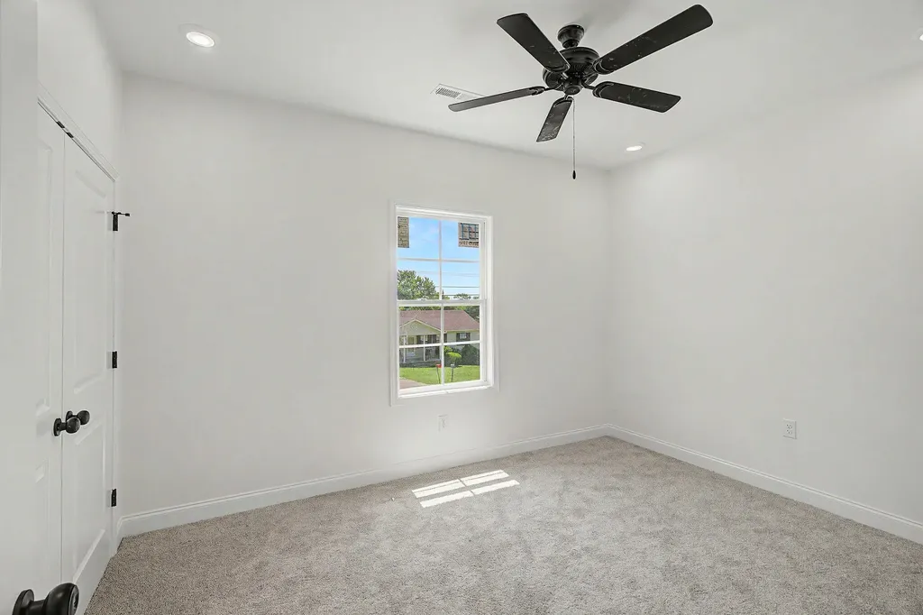320 Pine Hill Drive Hopkinsville KY 42240