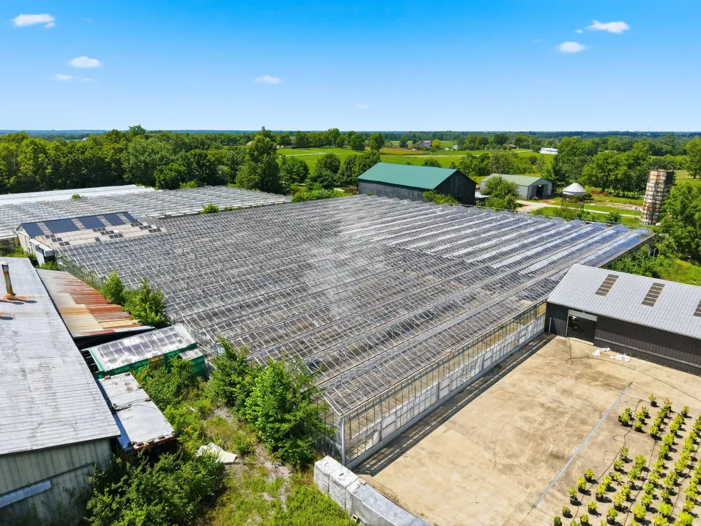 1895 Clintonville Road Paris KY 40361