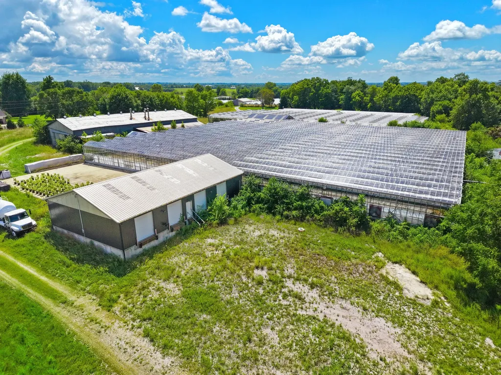1895 Clintonville Road Paris KY 40361