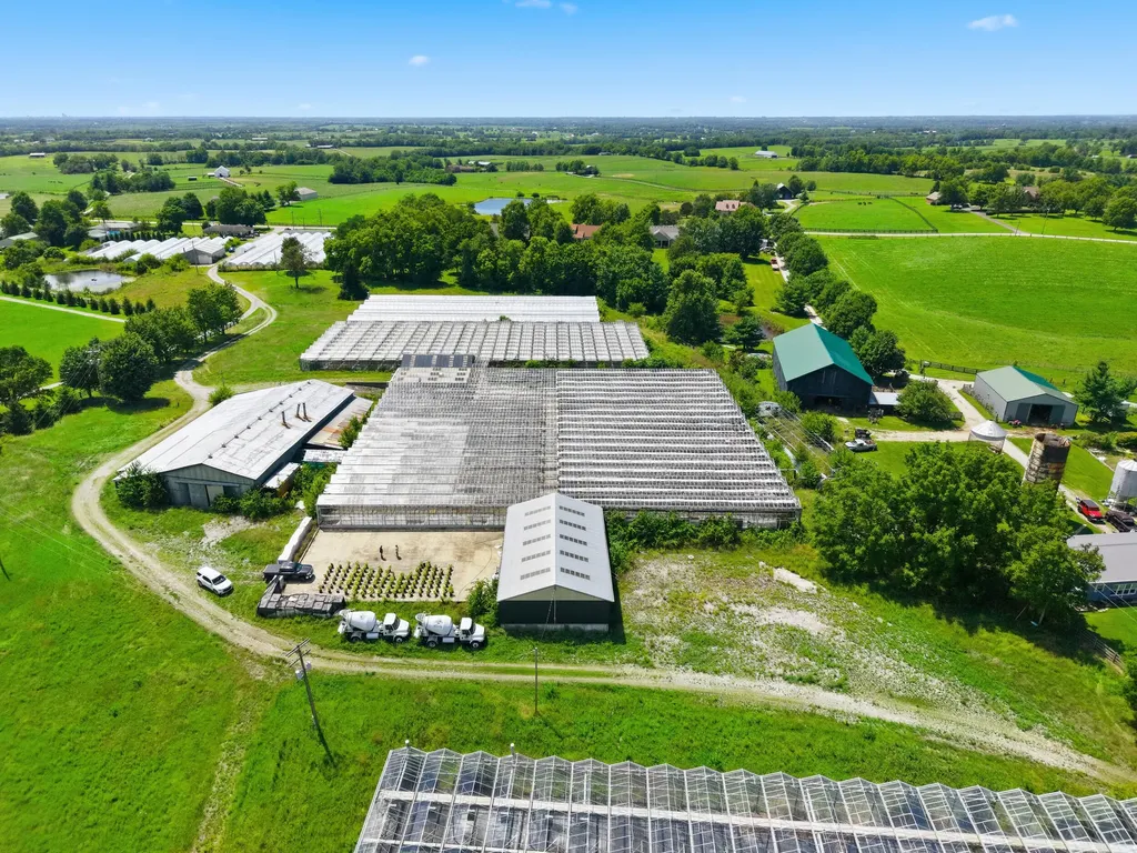 1895 Clintonville Road Paris KY 40361