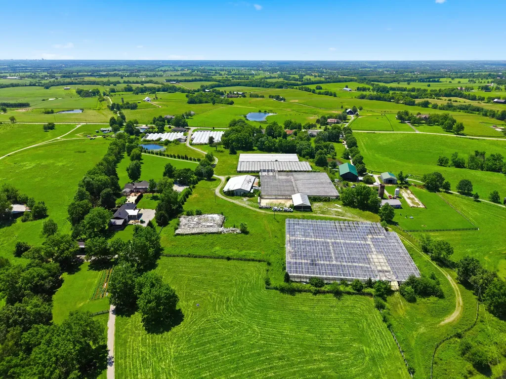 1895 Clintonville Road Paris KY 40361
