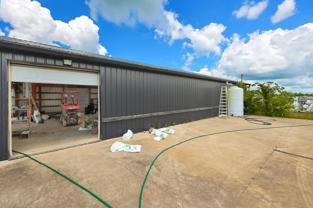 1895 Clintonville Road Paris KY 40361
