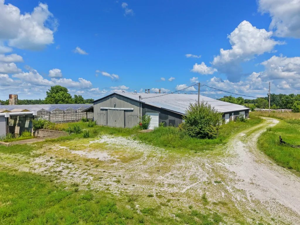 1895 Clintonville Road Paris KY 40361