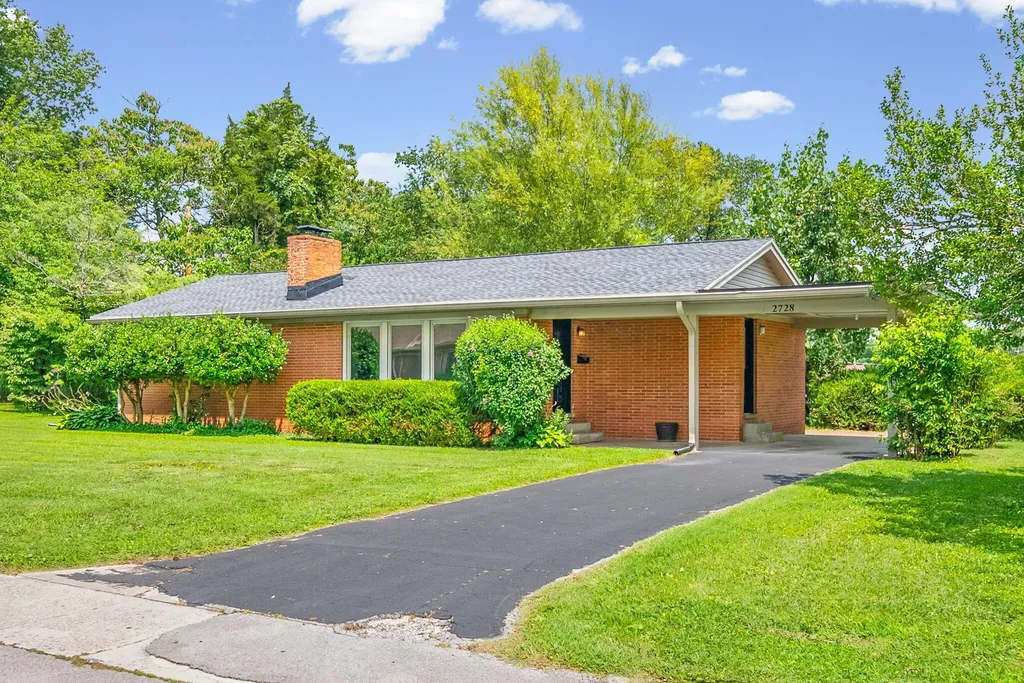 2728 Clinton Circle Hopkinsville KY 42240