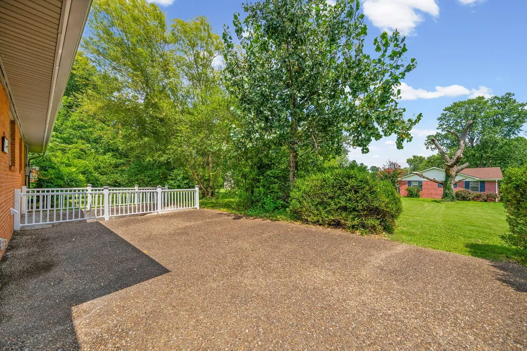 2728 Clinton Circle Hopkinsville KY 42240