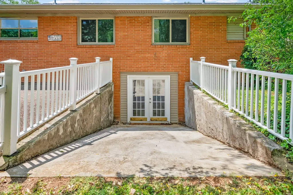 2728 Clinton Circle Hopkinsville KY 42240