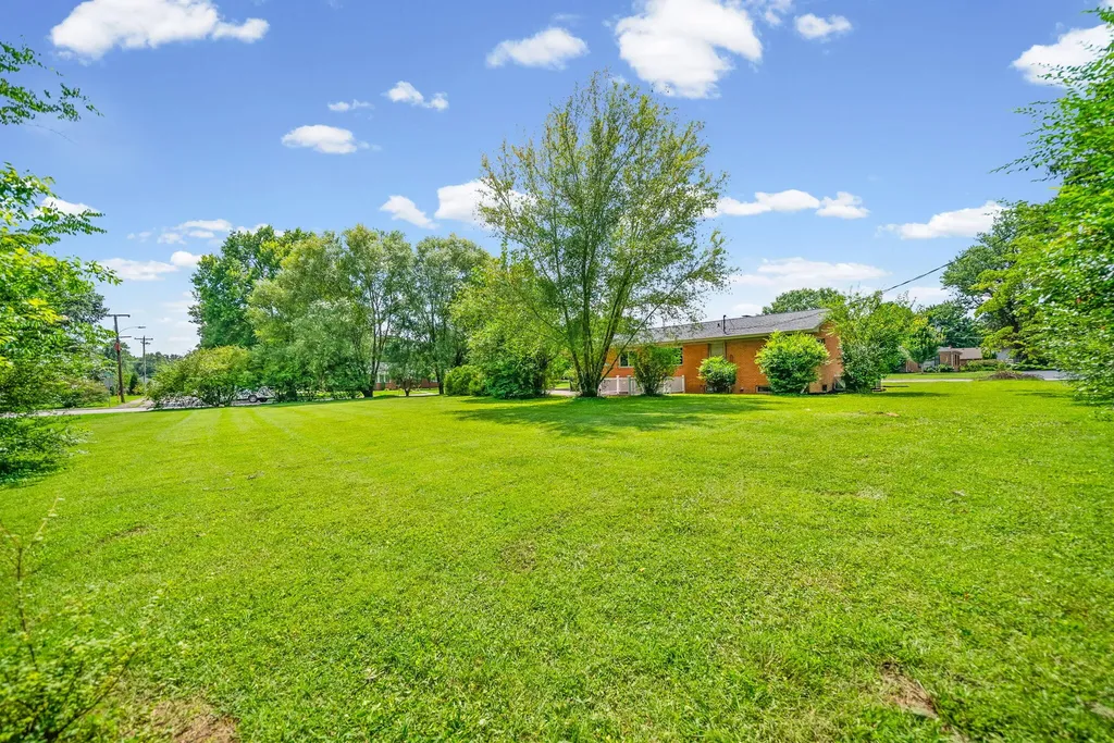 2728 Clinton Circle Hopkinsville KY 42240