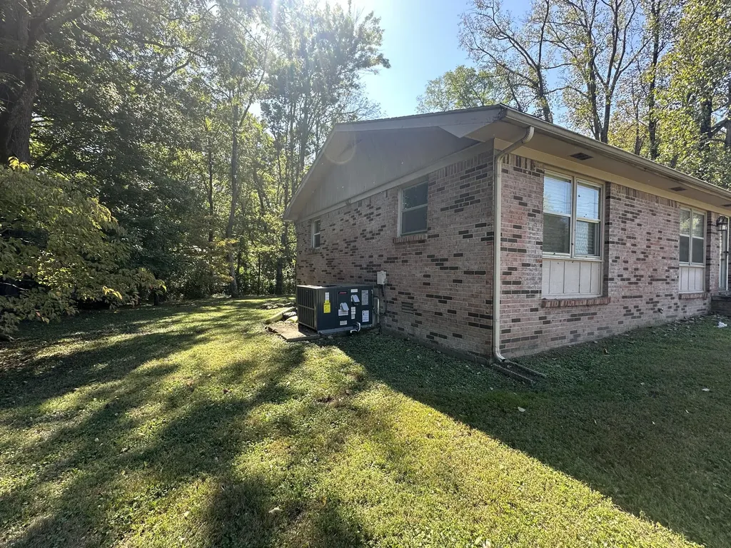 303 Millbrooke Drive Hopkinsville KY 42240