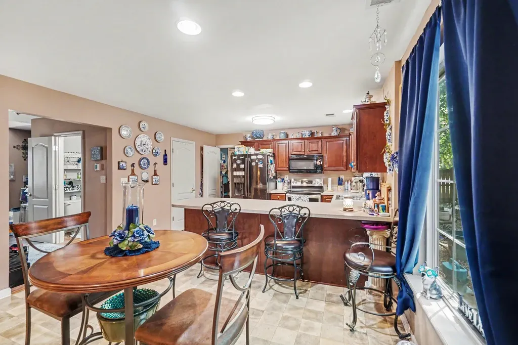 2765 Woodlawn Way Lexington KY 40511