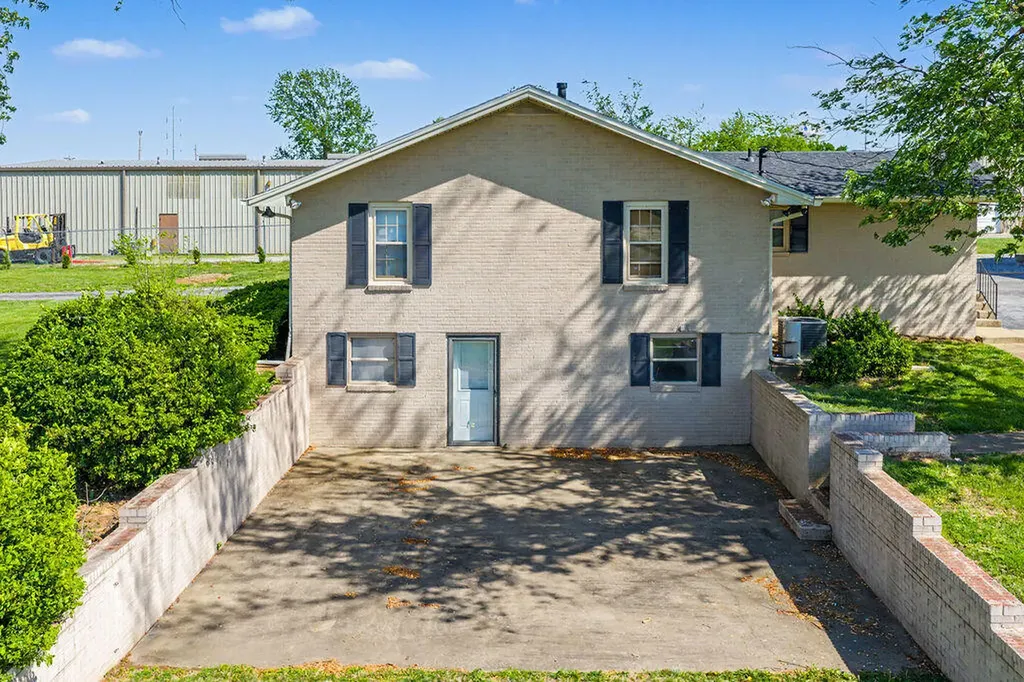 2671 Pembroke Road Hopkinsville KY 42240