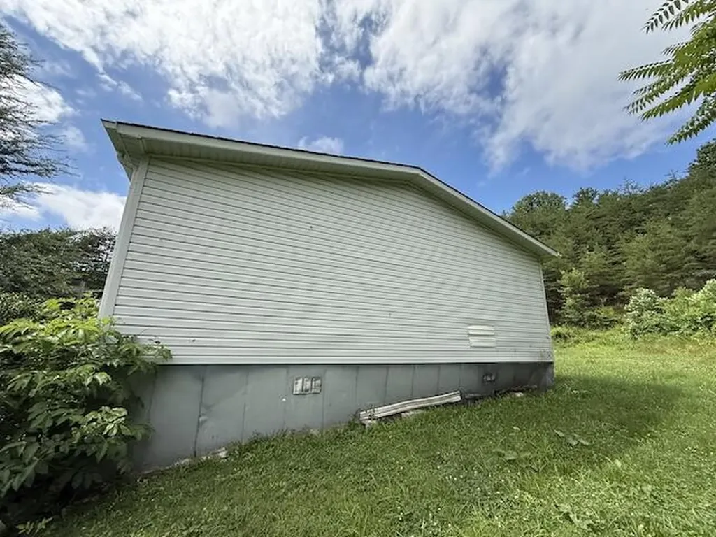 6248 Barbourville Road London KY 40744
