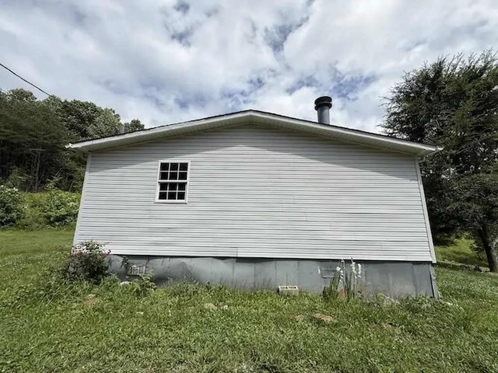 6248 Barbourville Road London KY 40744