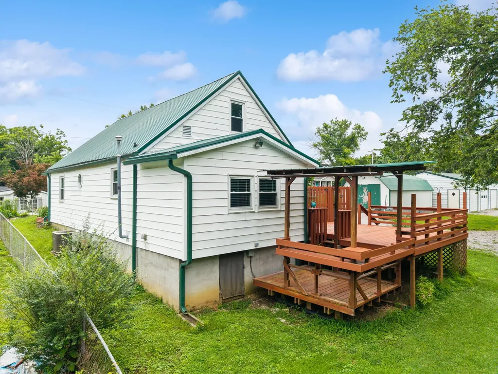 47 Hughes Avenue Winchester KY 40391