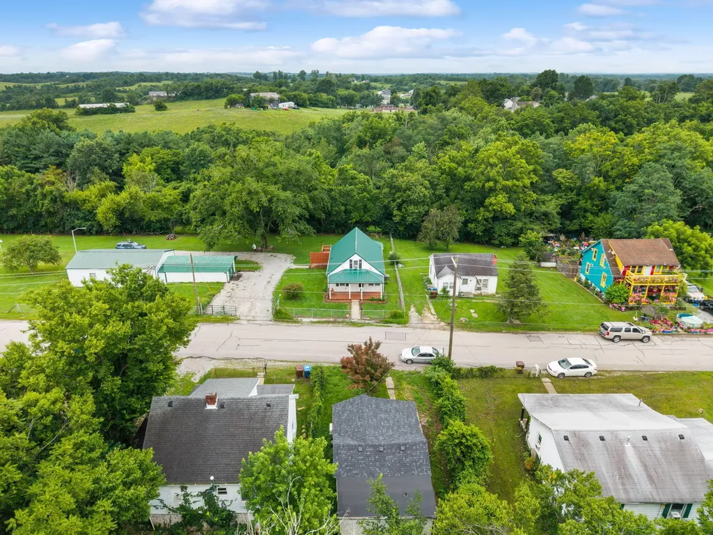 47 Hughes Avenue Winchester KY 40391