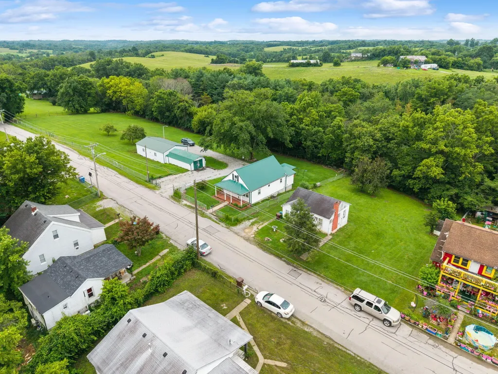 47 Hughes Avenue Winchester KY 40391